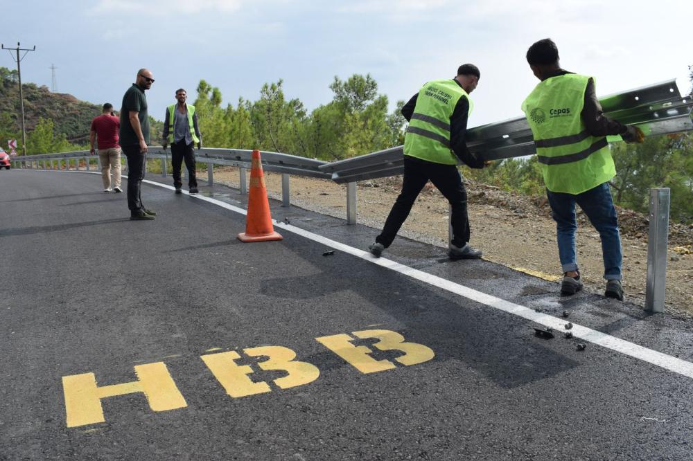 Hatay’da Kale-Işıklı Yolunda Bariyer Yapımına Başlandı