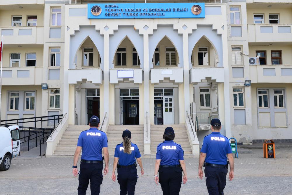 BİNGÖL İL EMNİYET MÜDÜRLÜĞÜ'NDEN OKULLARDA ÖZEL GÜVENLİK TEDBİRLERİ