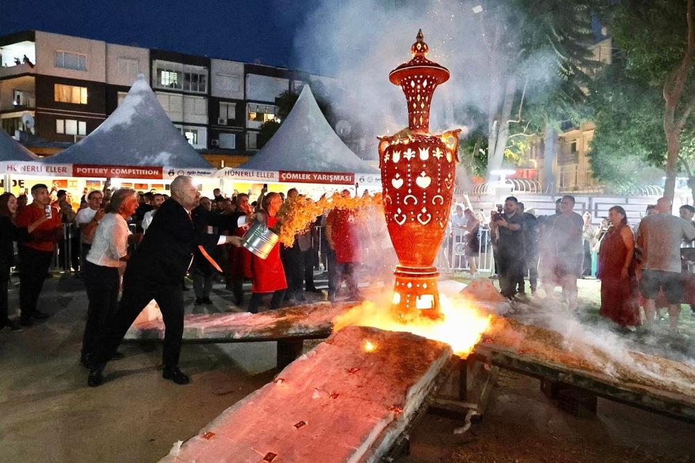 ULUSLARARASI MENEMEN ÇÖMLEK FESTİVALİ: 39 ÜLKE, 8.000 YILLIK MİRAS