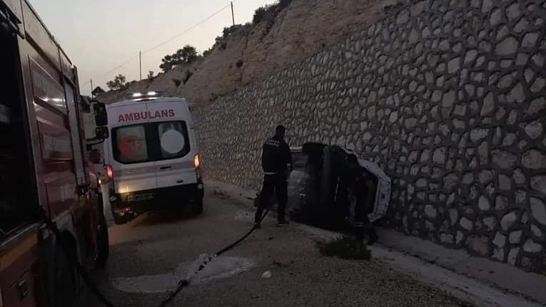 ANTAKYA YAYLADAĞI YOLUNDA MEYDANA GELEN KAZADA 2 KİŞİ YARALANDI