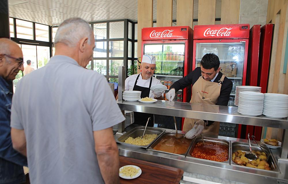 Bayraklı Belediyesi’nden Cengizhan Mahallesi’ne Üçüncü Kent Lokantası