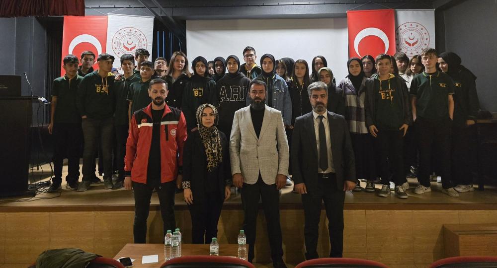 ŞEHİT YUSUF ATAŞ’IN ANISINI YAŞATMAK İÇİN DÜZENLENEN PROGRAM YOĞUN İLGİ GÖRDÜ