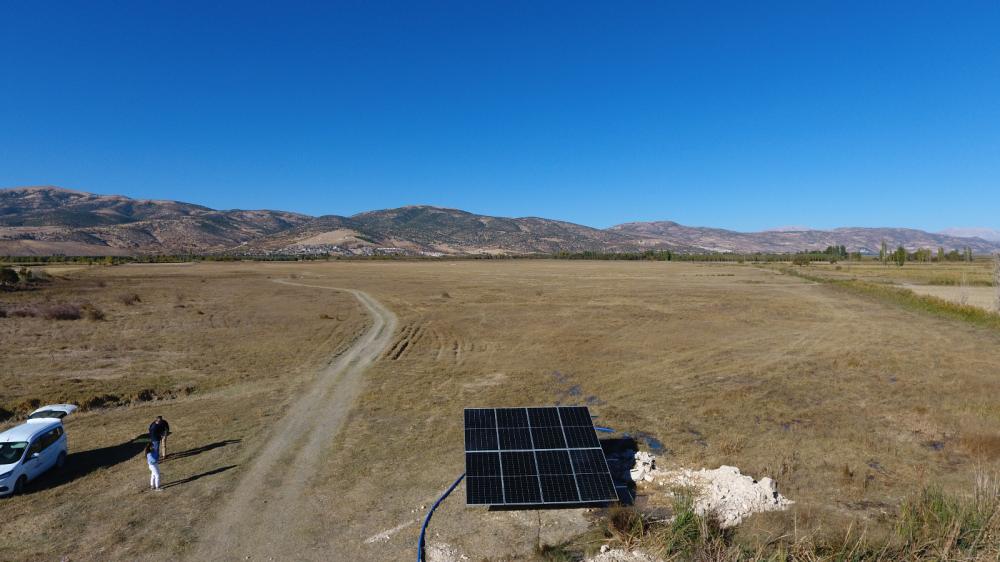 ADIYAMAN GÖLBAŞI’NDA GÜNEŞ ENERJİLİ SONDAJ ÇALIŞMASI İLE HAYVANCILIĞA DESTEK