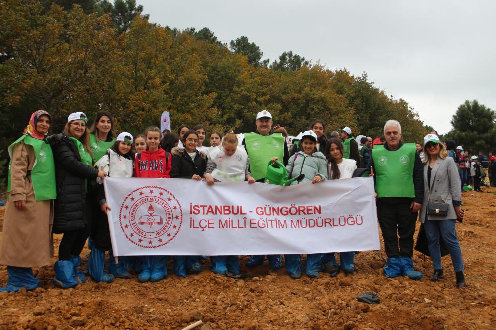 MİLLİ AĞAÇLANDIRMA GÜNÜ’NDE İSTANBUL’DA 160 BİNDEN FAZLA FİDAN DİKİLDİ