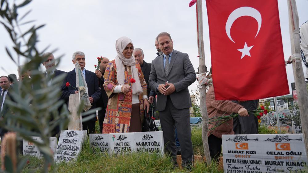 ADIYAMAN’DA 24 KASIM’DA EBEDİYETE İNTİKAL EDEN ÖĞRETMENLER ANILDI