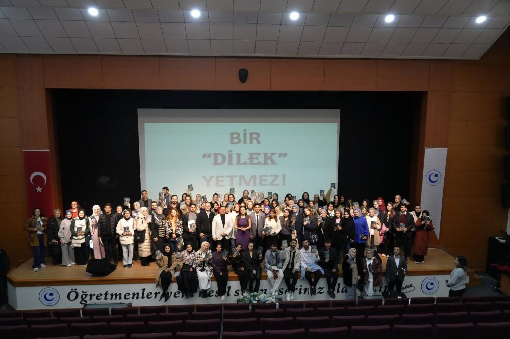 DÜNYANIN EN İYİ 50 ÖĞRETMENİ ARASINDA YER ALAN DİLEK LİVANELİ ADIYAMAN’DA KONFERANS VERDİ