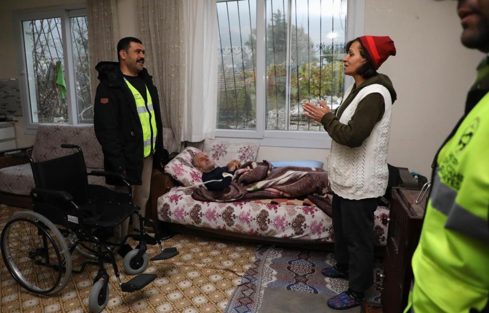 HATAY BÜYÜKŞEHİR BELEDİYESİ’NDEN SOSYAL BELEDİYECİLİK ÖRNEĞİ: ENGELLİ ARAÇLARI DAĞITILIYOR