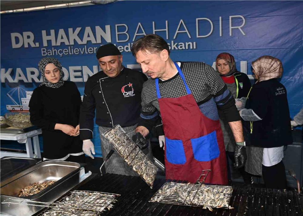 Karadeniz Ezgileriyle 4. Geleneksel Hamsi Festivali Bahçelievler’de Kutlandı