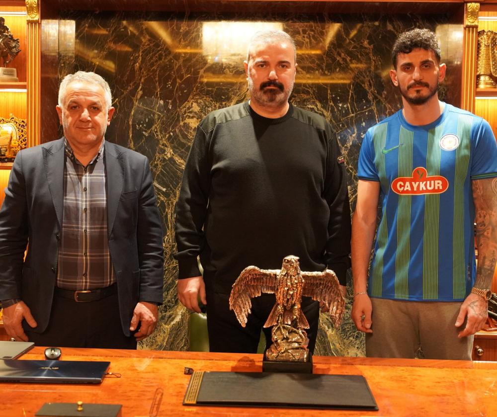 Milli Futbolcu Samet Akaydin, Çaykur Rizespor ile Sözleşme İmzaladı