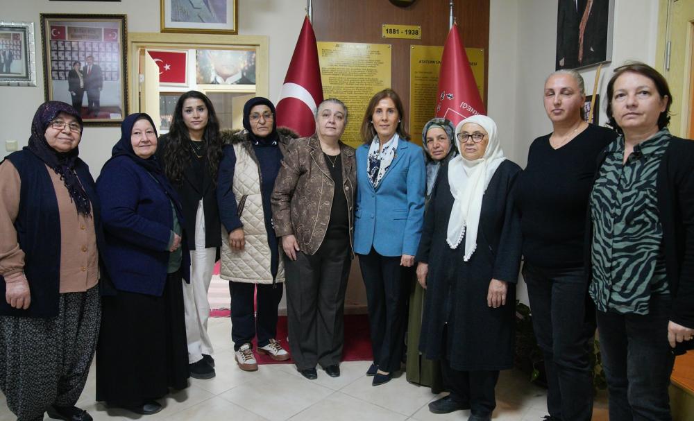 SEYHAN BELEDİYE BAŞKANI OYA TEKİN, ŞEHİT AİLELERİYLE İFTARDA BULUŞTU