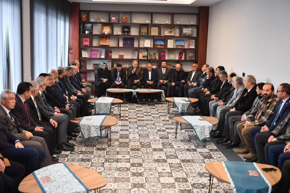 KAYSERİ’DE İSTİŞARE TOPLANTISI: EĞİTİM VE GELECEK İÇİN ORTAK MESAJLAR