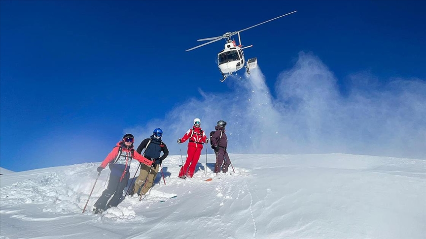 RİZE’DE HELİSKİ HEYECANI SÜRÜYOR: KAÇKAR DAĞLARI’NDA ADRENALİN ZİRVEDE