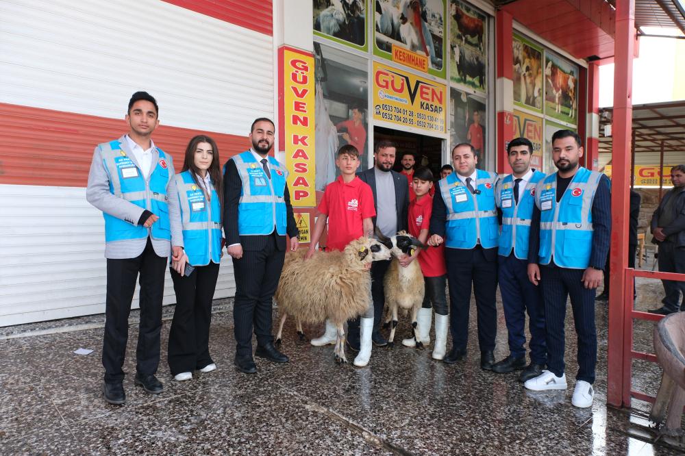 AK PARTİ ŞAHİNBEY GENÇLİK KOLLARI’NDAN KADİR GECESİ’NDE ANLAMLI YARDIM