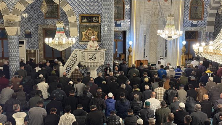 RİZE’DE KADİR GECESİ COŞKUYLA İDRAK EDİLDİ