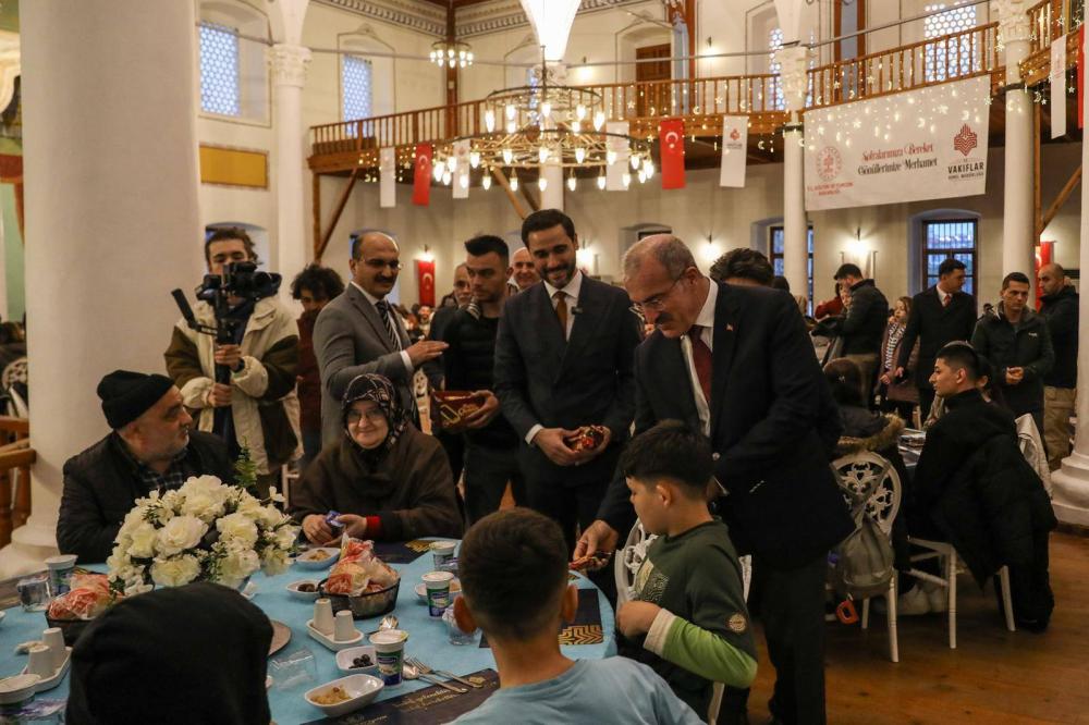 ÇANAKKALE VALİSİ ÖMER TORAMAN, GELİBOLU MEVLEVİHANESİ’NDE İFTAR YAPTI