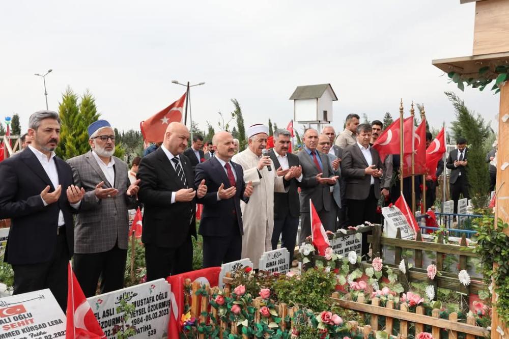DEPREM ŞEHİTLERİ RAMAZAN BAYRAMI ARİFESİNDE ADIYAMAN’DA ANILDI!