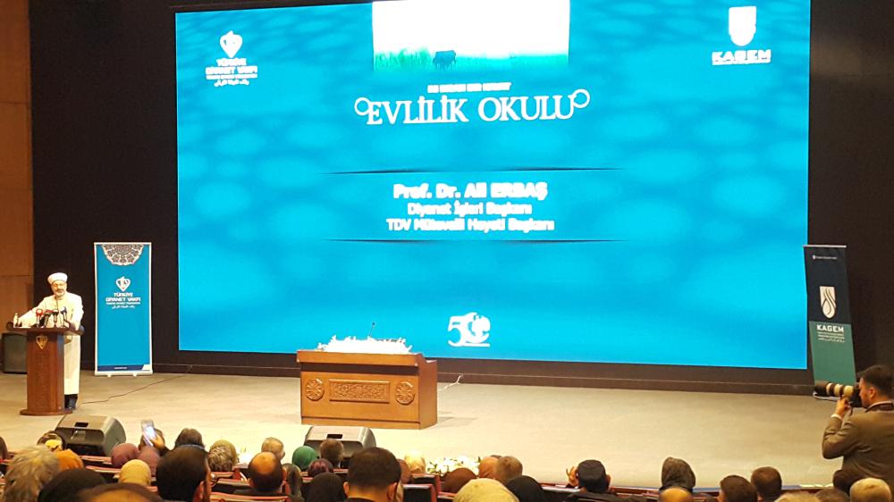 DİYANET VAKFI’NDAN “EVLİLİK OKULU” SEMİNERİ