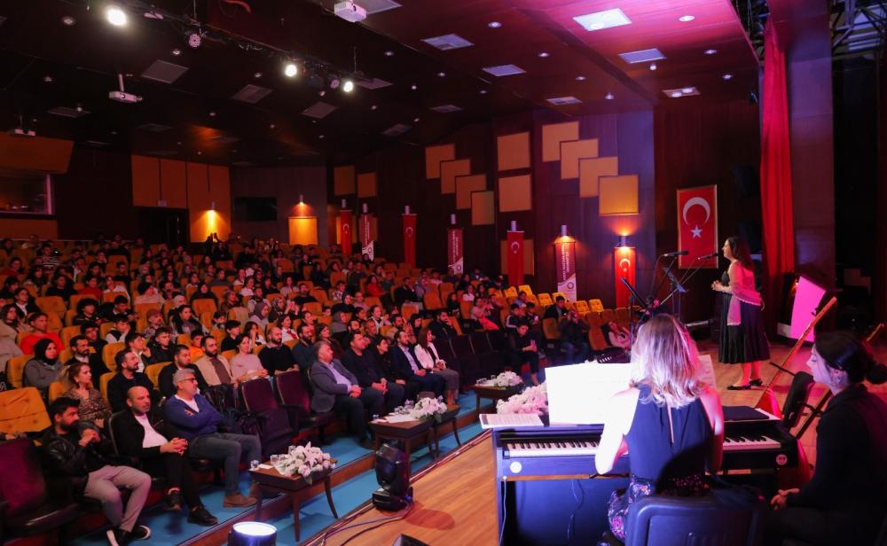“AVRUPA’DAN TÜRKÜLER” KONSERİ HATAY’DA BÜYÜK İLGİ GÖRDÜ