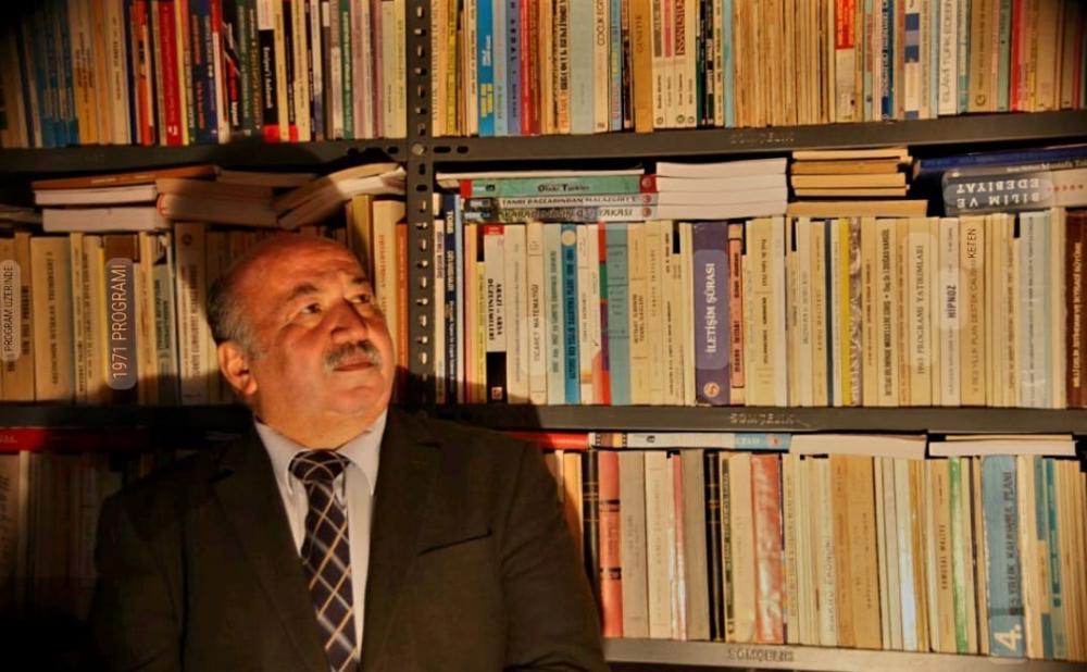 OSMANLI BELGELERİYLE DOLU 70 BİN KİTAPLIK KÜTÜPHANE