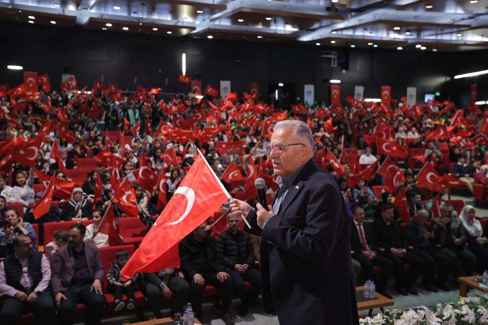 Başkan Büyükkılıç'tan Gençlere Övgü Dolu Sözler: 