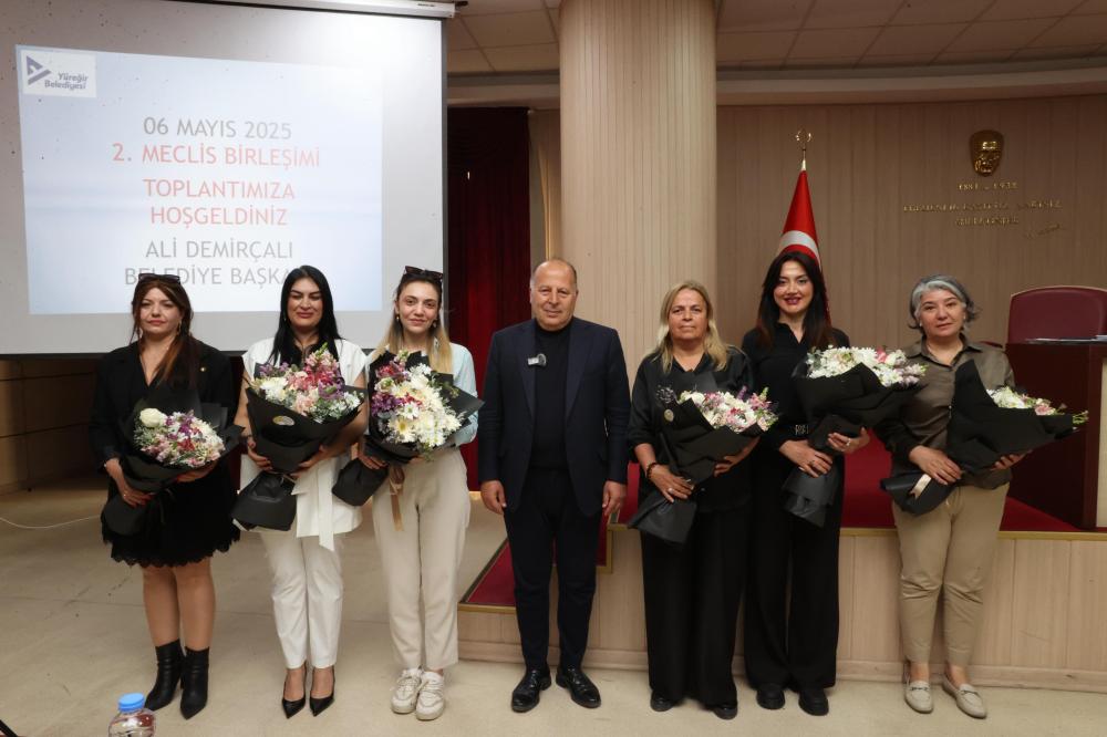 Demirçalı Kadın Meclis Üyelerinin Anneler Günü’nü Kutladı