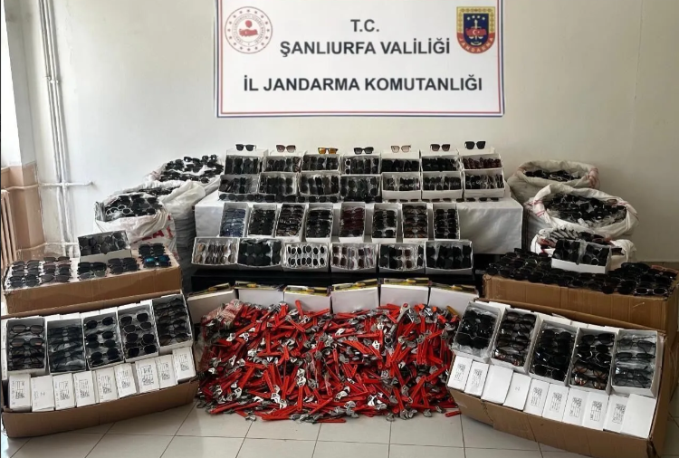 Akçakale'de Jandarmadan Milyonluk Kaçakçılık Operasyonu: 3 Gözaltı