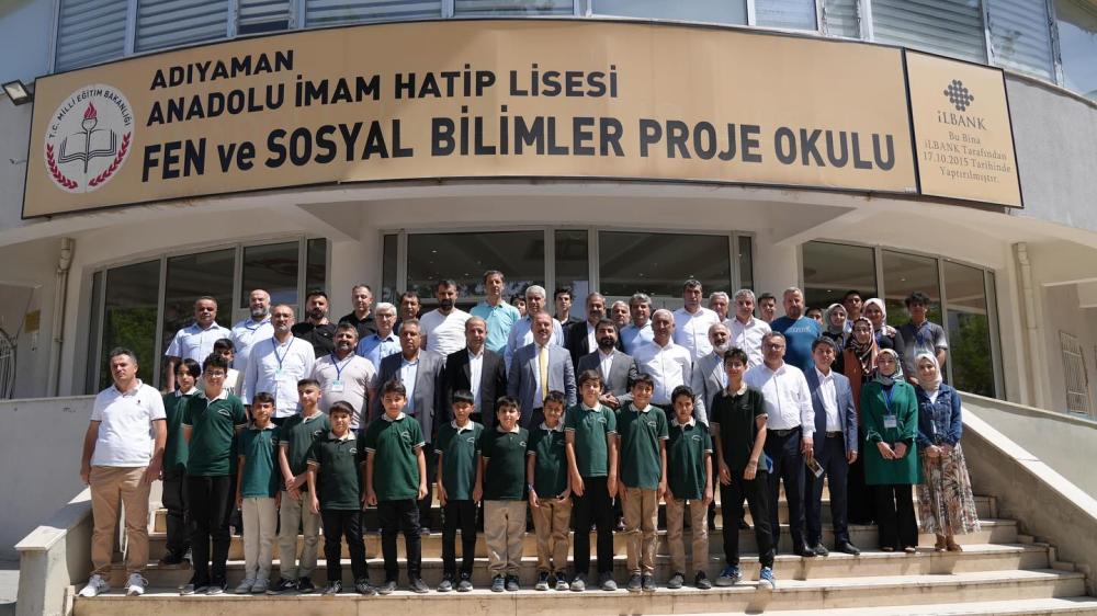 Adıyaman'da Bilim Şöleni: Öğrenciler Projelerini Sergiledi