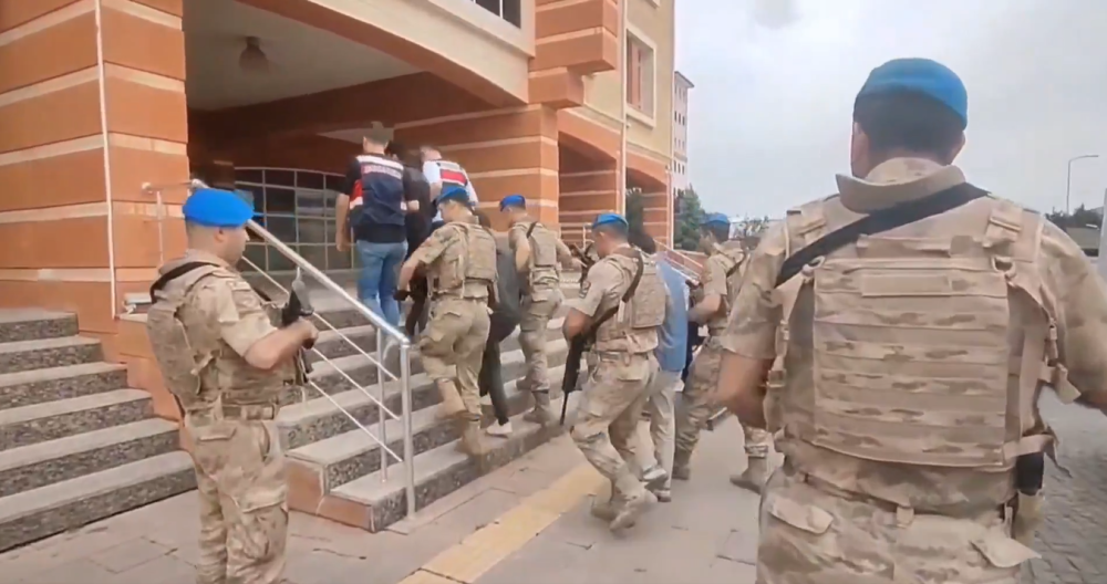 Sosyal Medyadan Propaganda Yapan DEAŞ Mensupları Tek Tek Yakalandı!