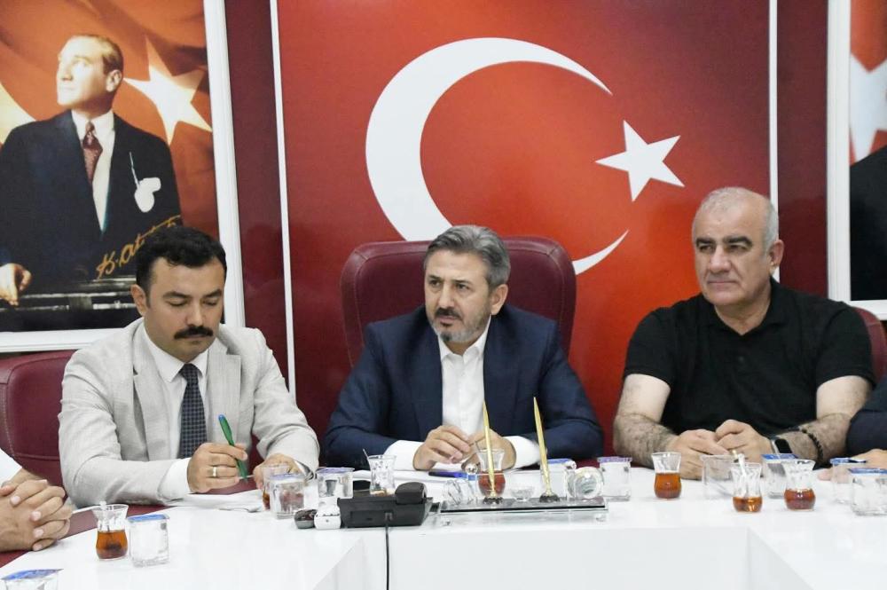 Bakan Yardımcısı Ahmet Aydın Kahta’da Muhtarlarla Buluştu