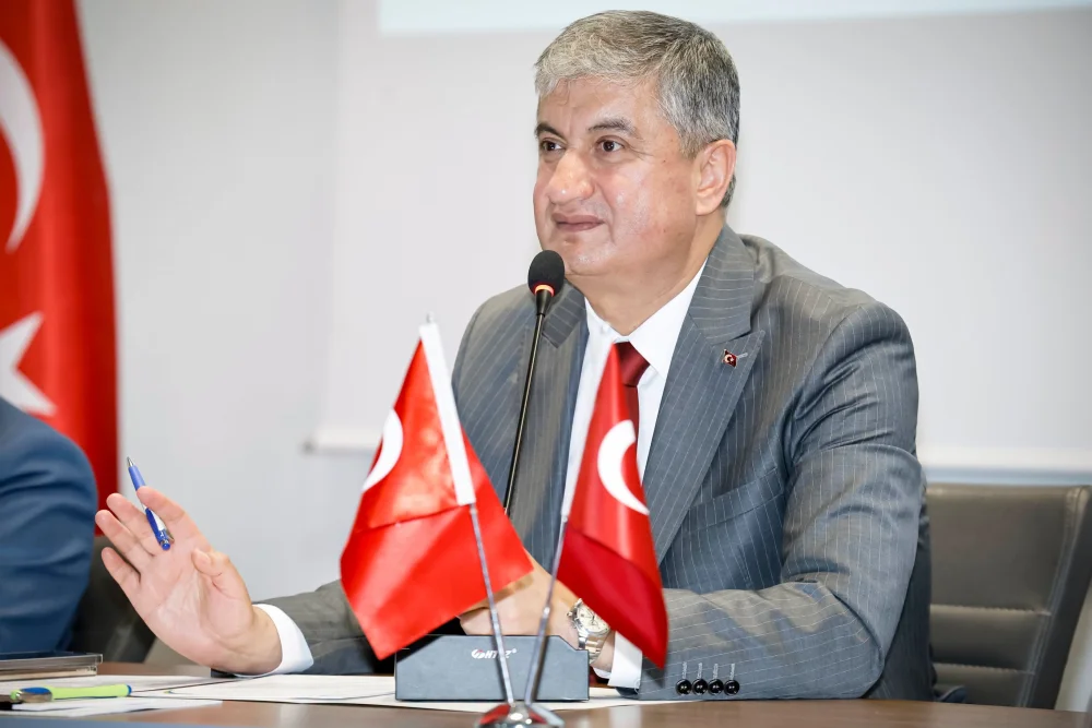 VALİ MUSTAFA YAVUZ ÇUKUROVA İLÇESİNİN MAHALLE MUHTARLARIYLA BİR ARAYA GELDİ 