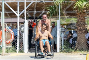 Özgürlüğe yüzdüler