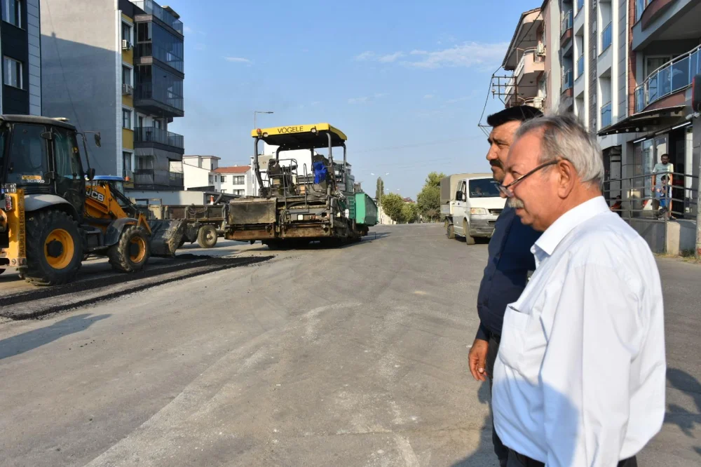 SALİHLİ BELEDİYESİ KELİ MAHALLESİ'NDE 2 BİN 250 TON SICAK ASFALT ÇALIŞMASINI TAMAMLADI