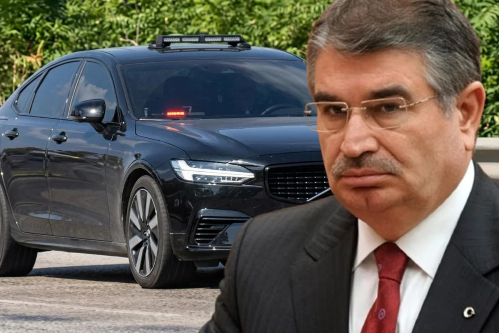 ESKİ BAKAN İDRİS NAİM ŞAHİN'E YURT DIŞI ÇIKIŞ YASAĞI