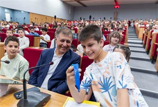 İZMİR ÇOCUK MECLİSİ İÇİN BAŞVURULAR DEVAM EDİYOR 