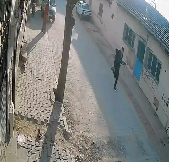 Son Dakika!  "Manisa'da Okul önünde silahlı saldırı!"