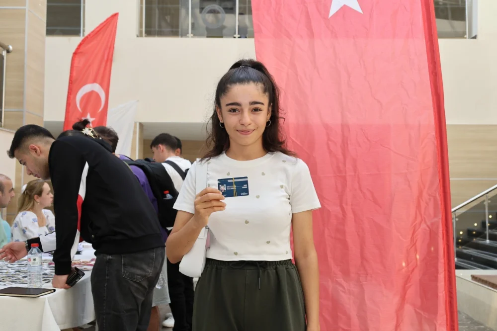 HBB’DEN ÜNİVERSİTE ÖĞRENCİLERİNE HATAY KART KOLAYLIĞI