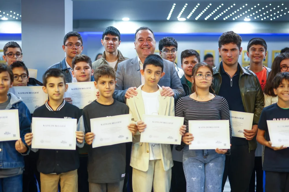 Akademi Manisa Meyvelerini Veriyor: 126 Çocuk ve Genç Dijital Eğitim Aldı