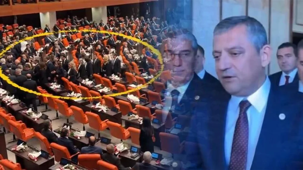 CUMHURBAŞKANI ERDOĞAN KÜRSÜYE ÇIKTI, YENİ PARTİ SALONU TERK ETTİ