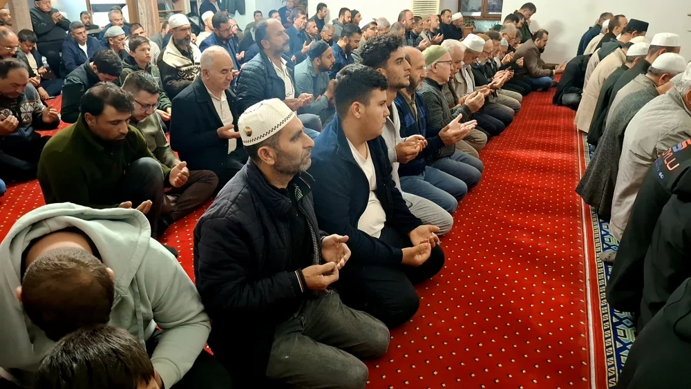 Beypazarı’nda vatandaşlar Sabah Namazında Tarihi Kuşunlu Caminde buluştu