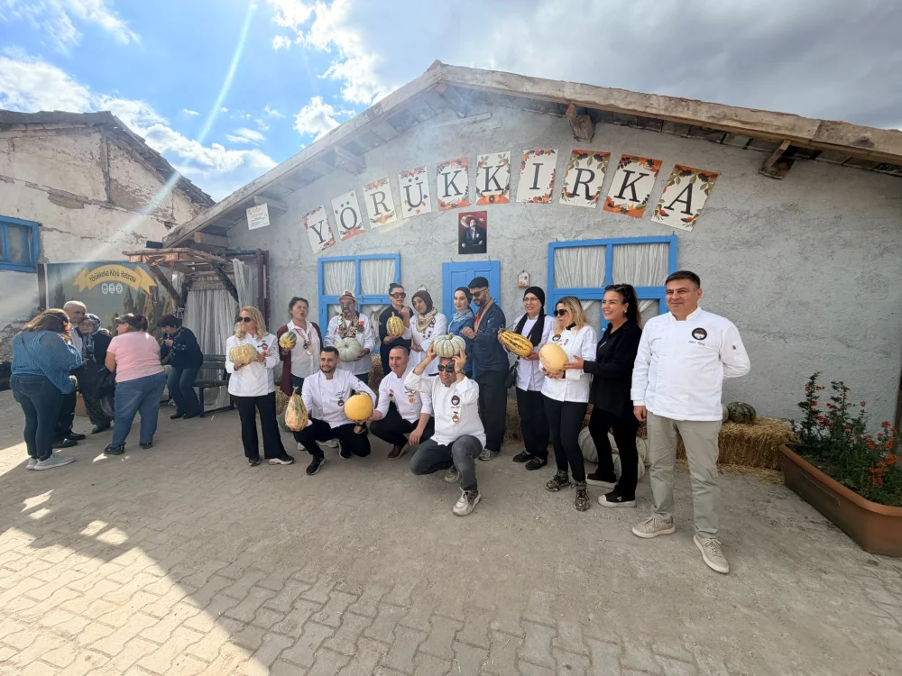 YÖRÜKKIRKA’DA BALKABAĞI RÜZGARI: ESDAP İMZASIYLA UNUTULMAZ BİR FESTİVAL!
