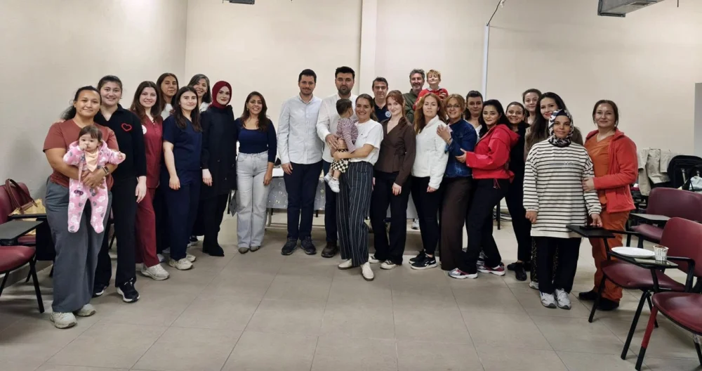 GELİBOLU İLÇE SAĞLIK MÜDÜRÜ OKAN DENİZ’E VEDA PROGRAMI DÜZENLENDİ