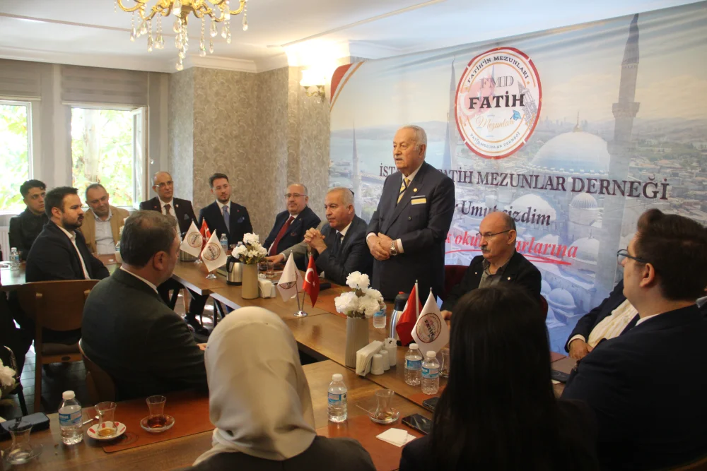 İstanbul Fatih Mezunlar Derneği Programında, Av. İsmail Müftüoğlu “Ahlak ve Maneviyat” Üzerine Konuştu