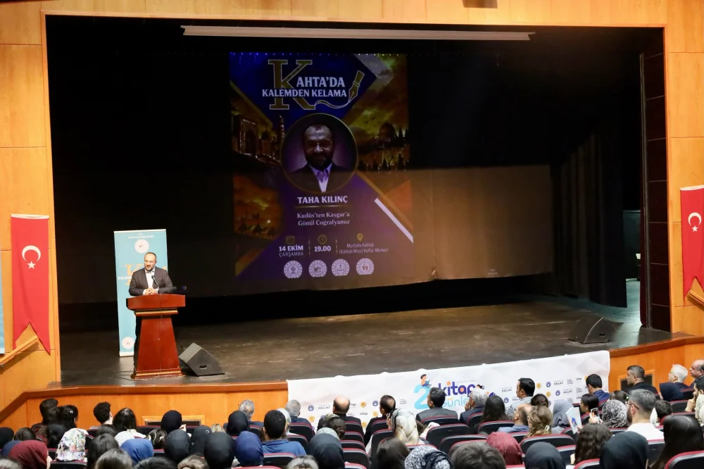 Taha Kılınç, Kâhta’da “Kudüs’ten Kaşgar’a Gönül Coğrafyamız” Söyleşisine Katıldı