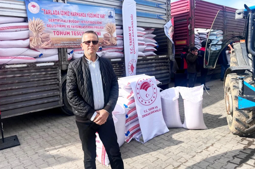 EVREŞE'DE 52 ÜRETİCİYE YÜZDE 50 HİBELİ 61 TON SERTİFİKALI BUĞDAY TOHUMU DAĞITILDI