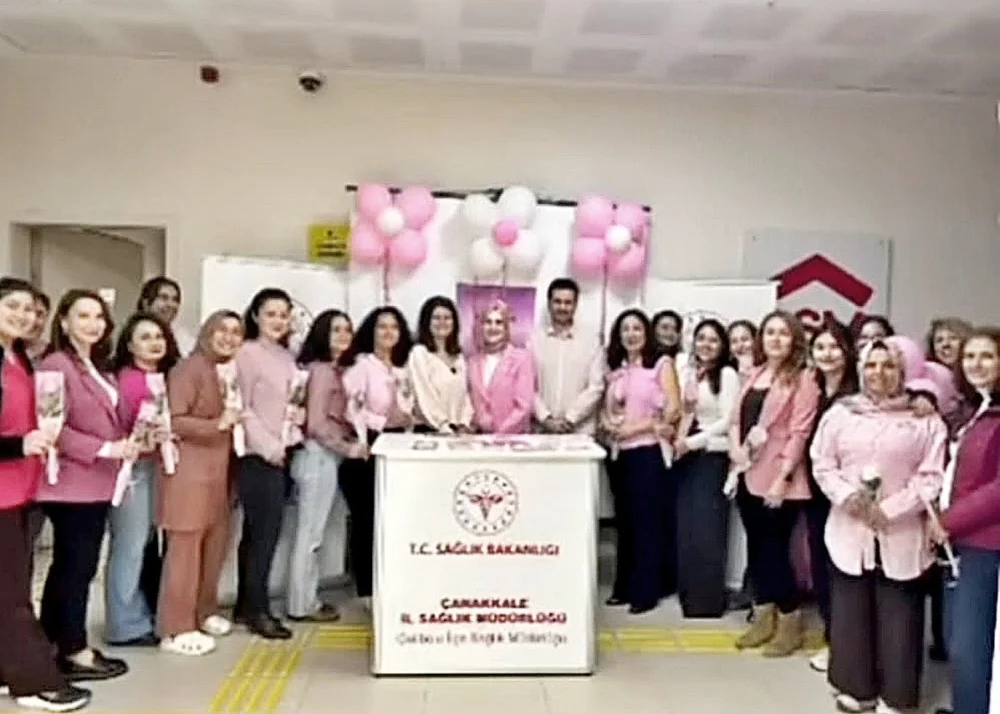Gelibolu’da Meme Kanseri Farkındalığı İçin Pembe Giyindiler