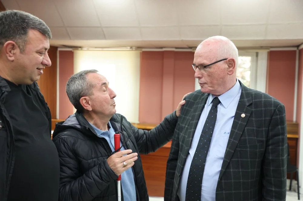 BAŞKAN KAZIM KURT ENGELLİ DERNEKLERİYLE BİR ARAYA GELDİ