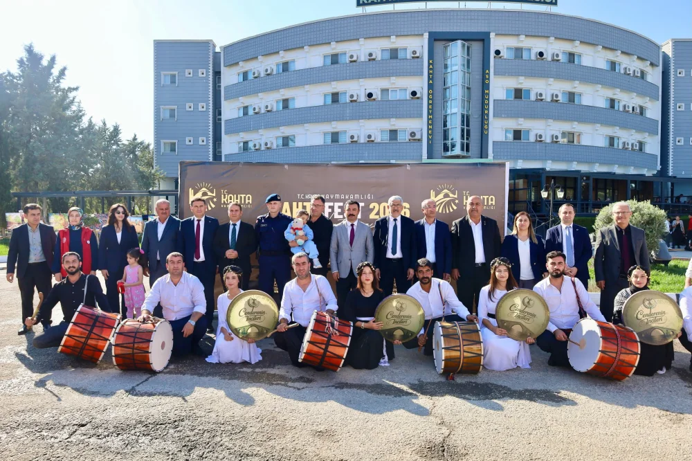 KAHTA FEST 2026, RENKLİ ETKİNLİKLERLE KAPILARINI AÇTI