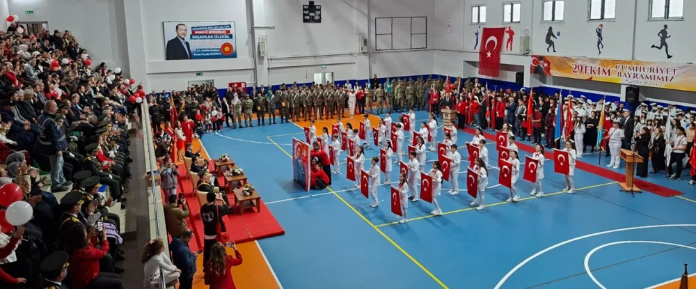 GELİBOLU’DA CUMHURİYET BAYRAMI COŞKUYLA KUTLANDI